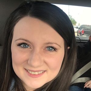 Meet your Posher, Elizabeth